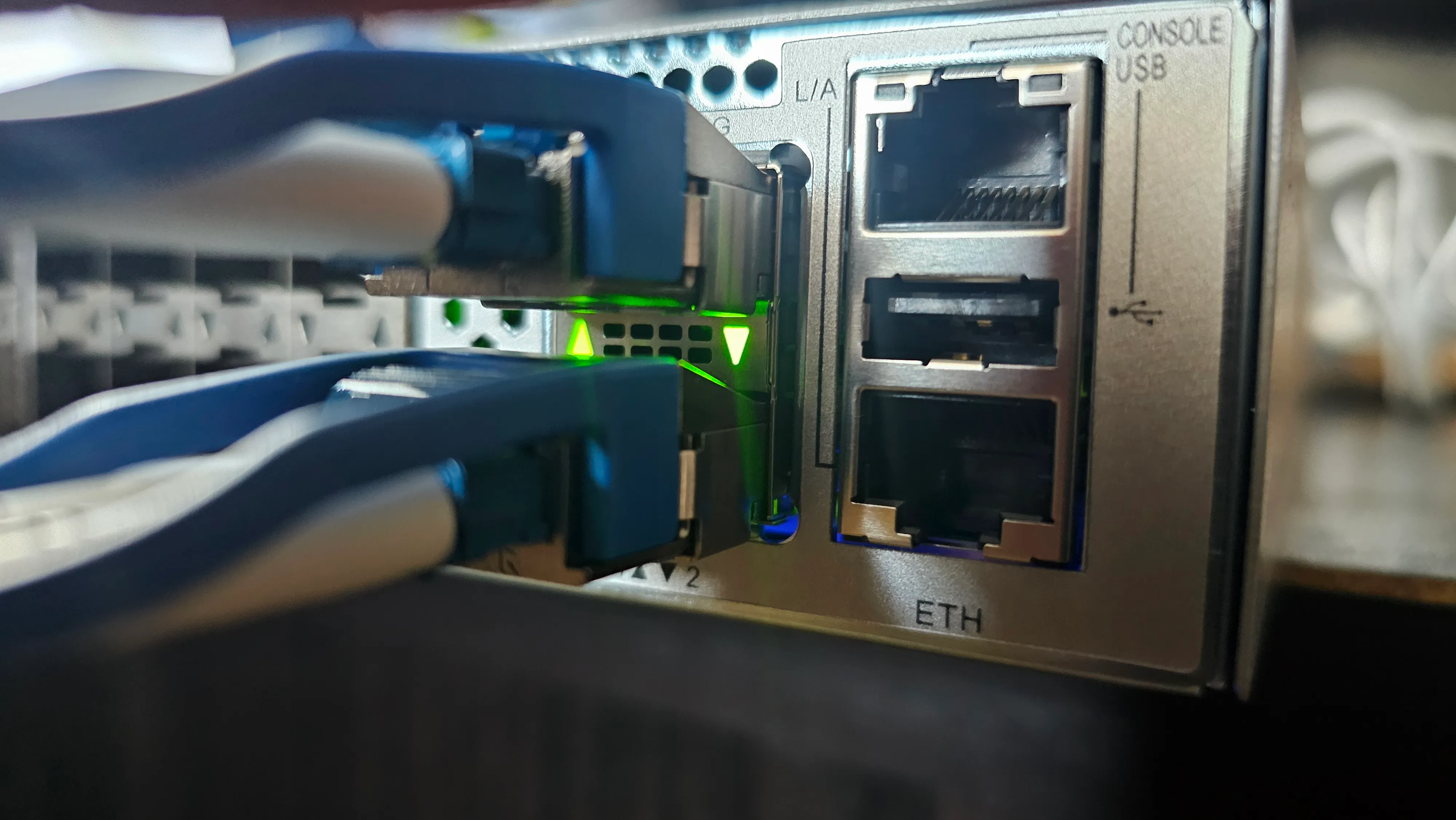 โครงการออกแบบและติดตั้งระบบ Enterprise WiFi และ Structured Cabling สำหรับโรงงานผลิตชิ้นส่วนอิเล็กทรอนิกส์ นิคมอุตสาหกรรมโรจนะ